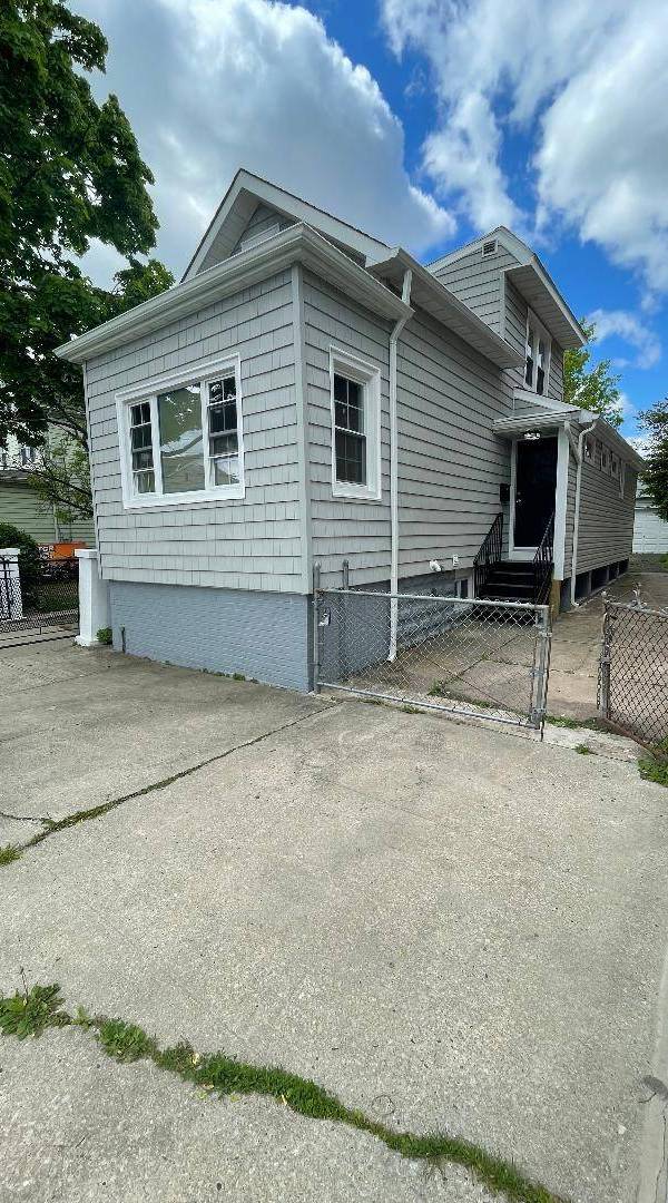 Casa de 3 Dormitorios en Venta en Bronx - Nueva York - EE. UU.
