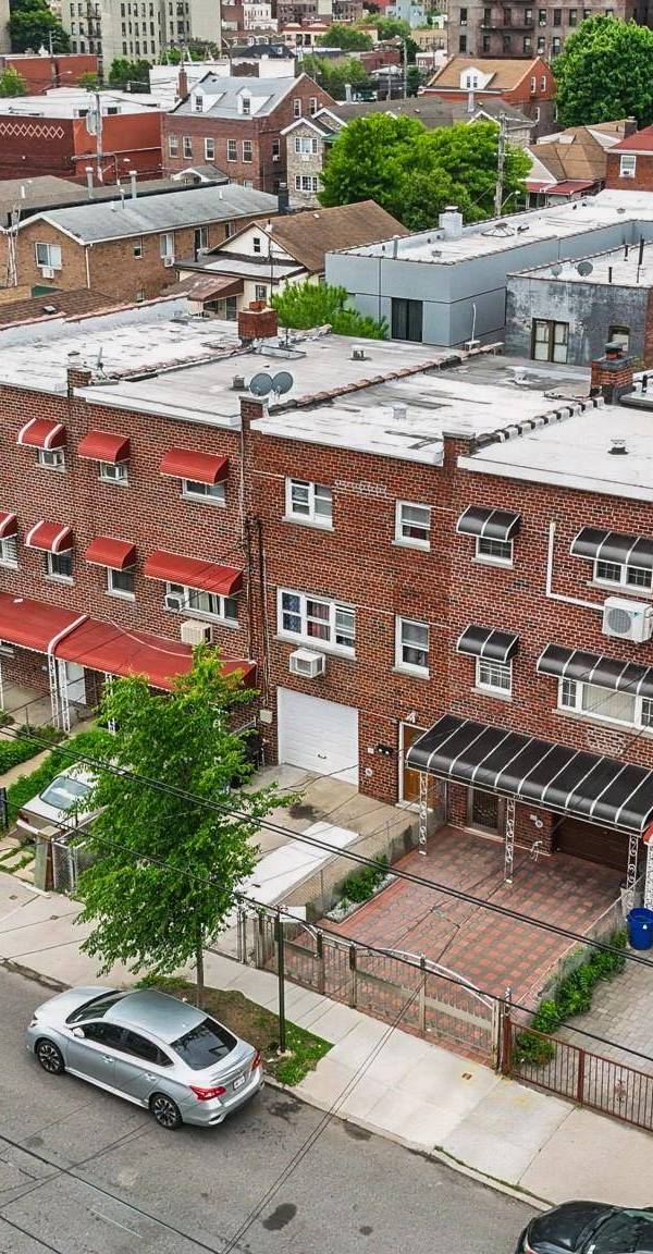 Casa de 3 Dormitorios en Venta en Bronx - Nueva York - EE. UU.