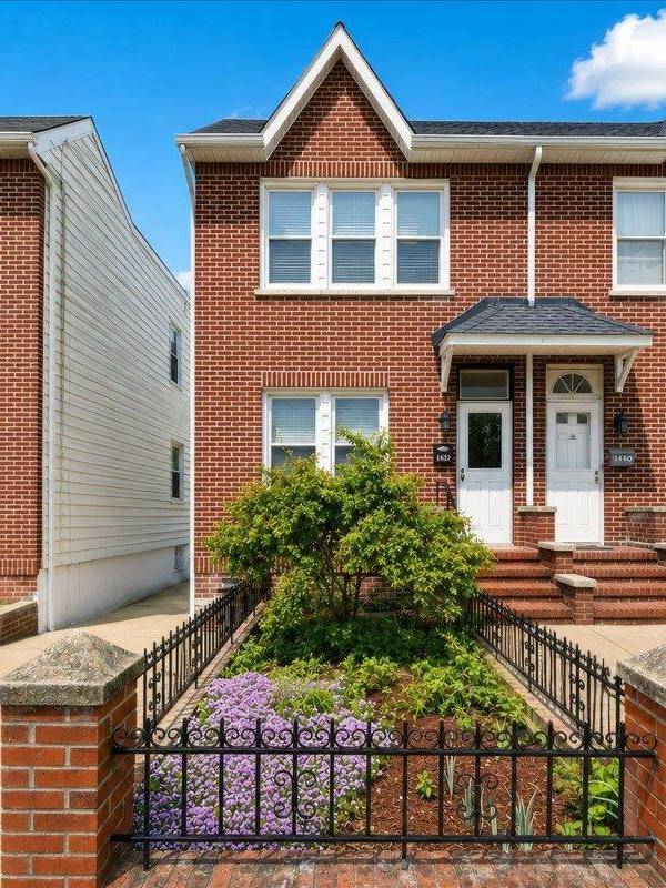 Casa de 3 Dormitorios en Venta en Bronx - Nueva York - EE. UU.