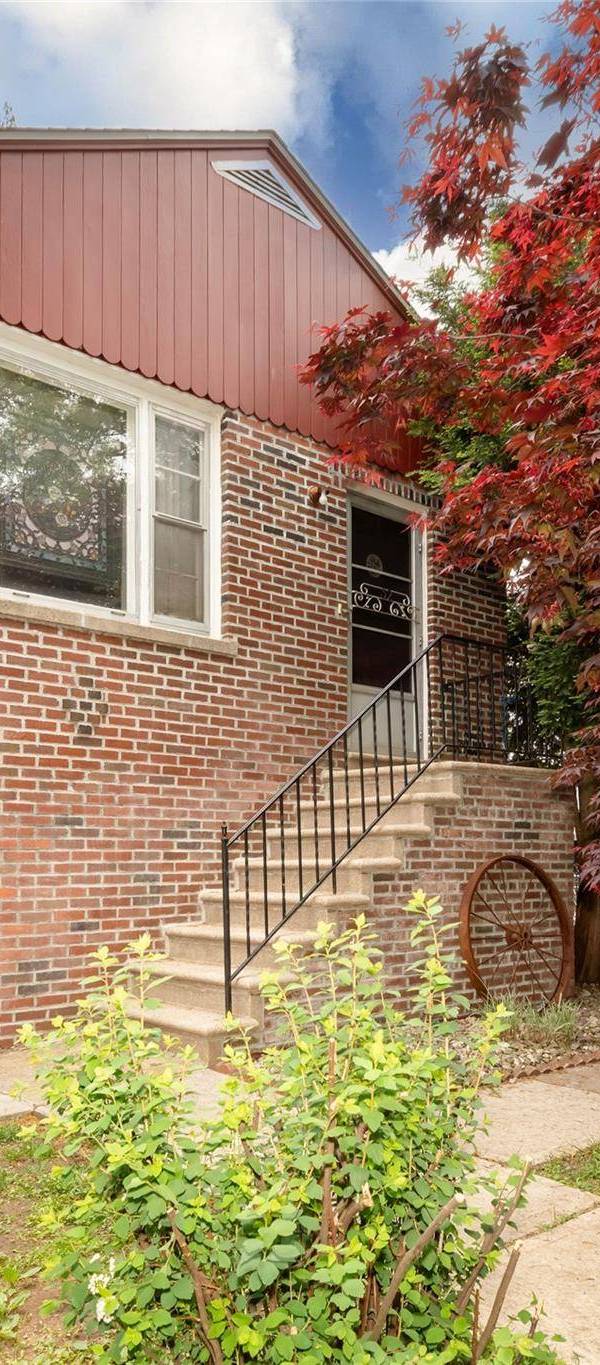 Casa de 3 Dormitorios en Venta en Bronx - Nueva York - EE. UU.