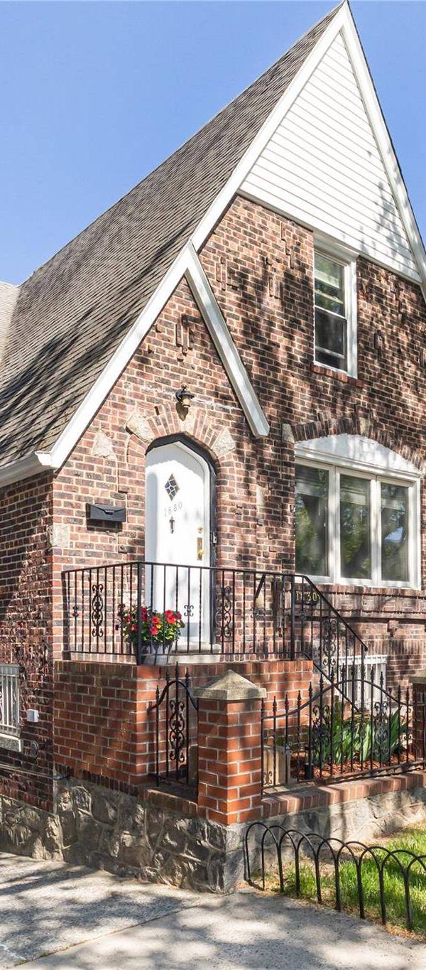 Casa de 3 Dormitorios en Venta en Bronx - Nueva York - EE. UU.
