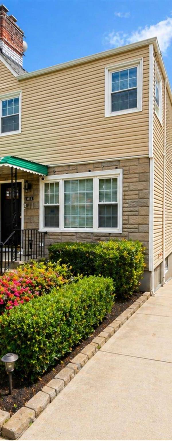 Casa de 3 Dormitorios en Venta en Bronx - Nueva York - EE. UU.
