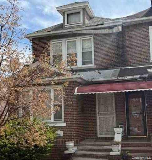 Casa de 3 Dormitorios en Venta en Bronx - Nueva York - EE. UU.