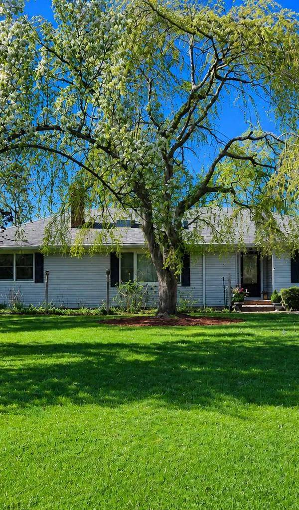 Casa de 3 Dormitorios en Venta en Brookhaven - Nueva York - EE. UU.