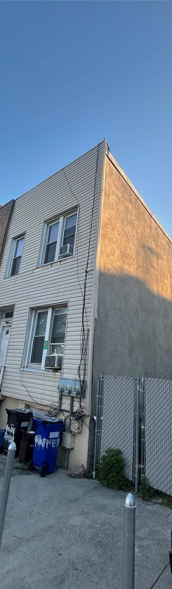 Casa de 3 Dormitorios en Venta en Brooklyn - Nueva York - EE. UU.