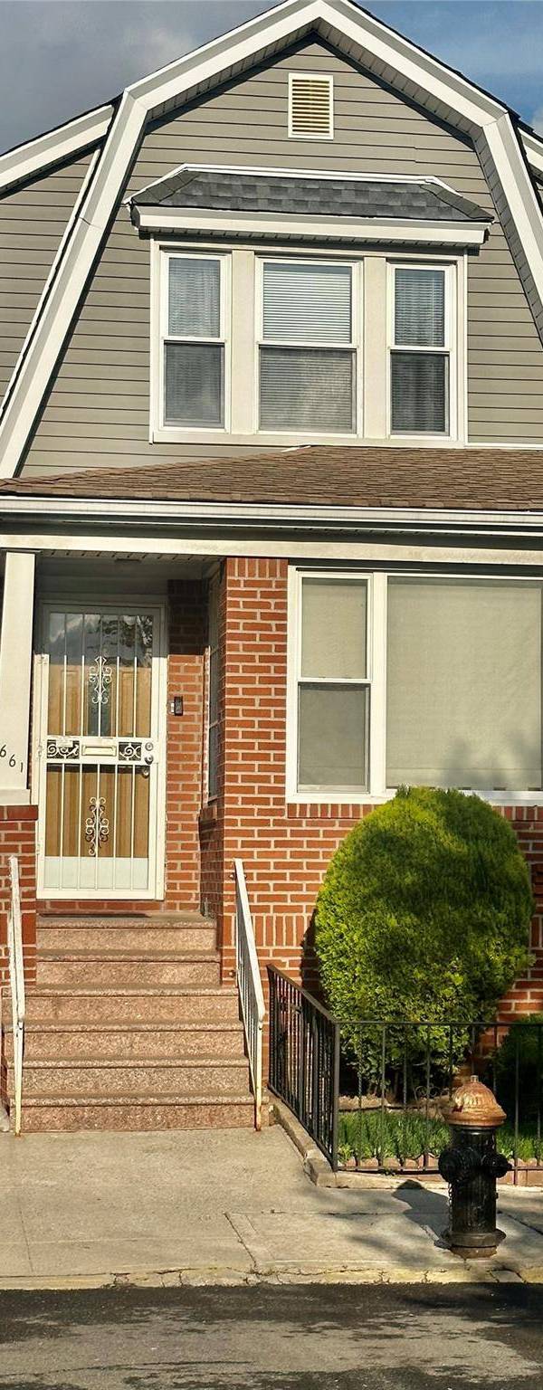 Casa de 3 Dormitorios en Venta en Brooklyn - Nueva York - EE. UU.