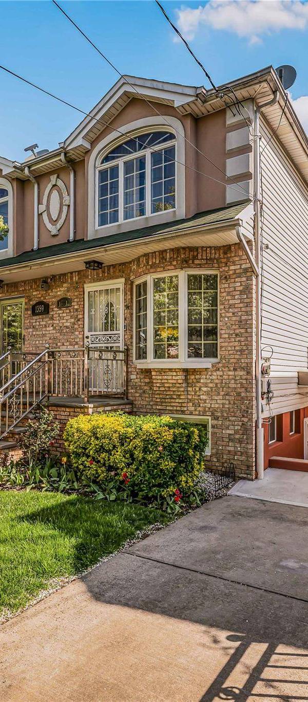 Casa de 3 Dormitorios en Venta en Brooklyn - Nueva York - EE. UU.