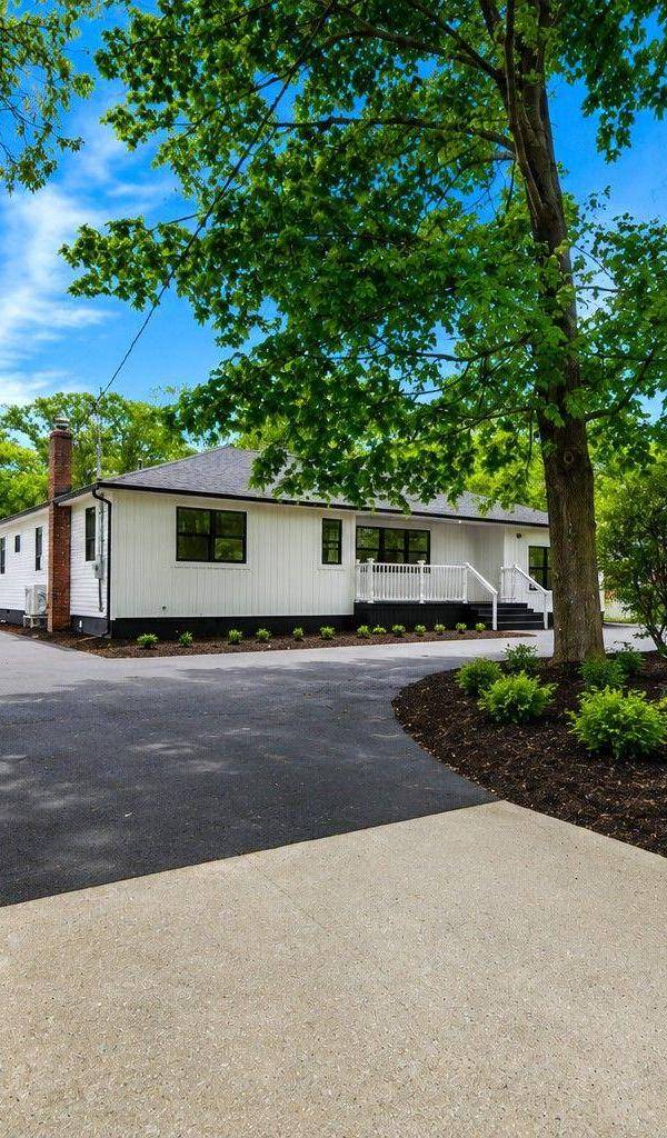 Casa com 3 Quartos à Venda em Center Moriches - Nova Iorque - EUA