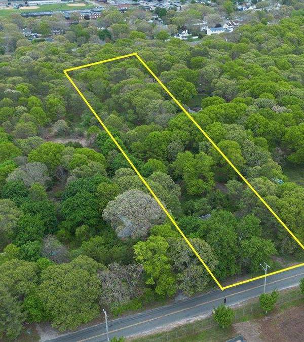 Casa de 3 Dormitorios en Venta en Centereach - Nueva York - EE. UU.