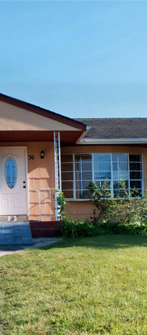 Casa de 3 Dormitorios en Venta en Centereach - Nueva York - EE. UU.