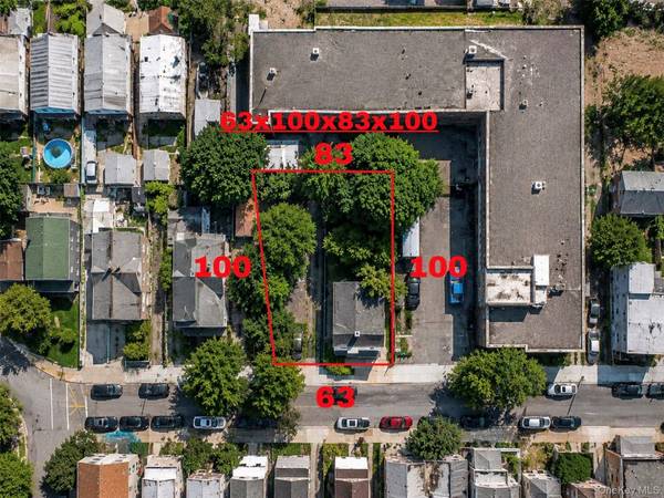 Casa com 3 Quartos à Venda em College Point - Nova Iorque - EUA