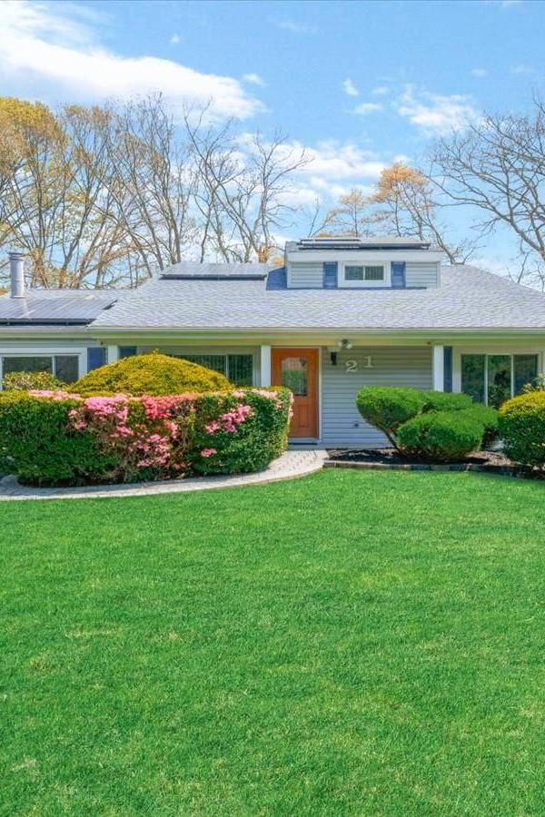 Casa de 3 Dormitorios en Venta en Coram - Nueva York - EE. UU.