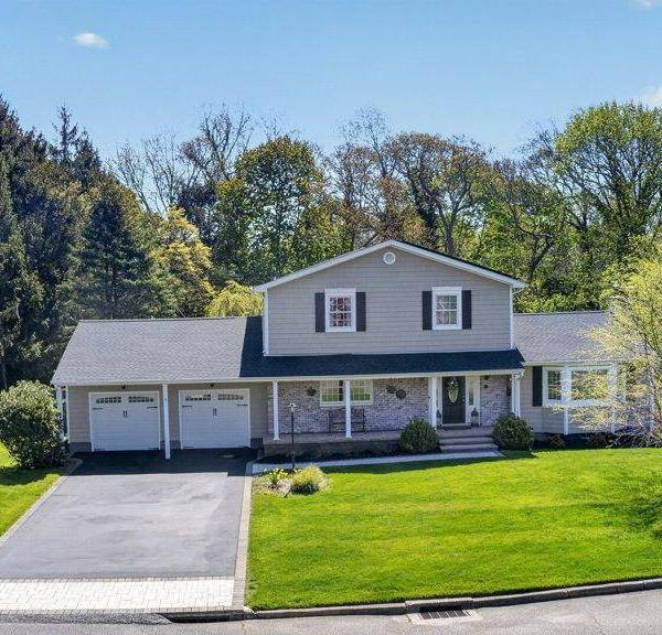 Casa de 3 Dormitorios en Venta en East Patchogue - Nueva York - EE. UU.