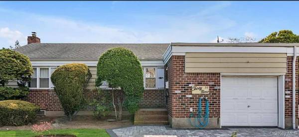 Casa com 3 Quartos à Venda em Elmont - Nova Iorque - EUA