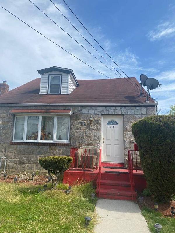 Casa com 3 Quartos à Venda em Elmont - Nova Iorque - EUA