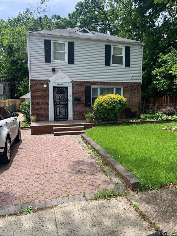 Casa com 3 Quartos à Venda em Elmont - Nova Iorque - EUA