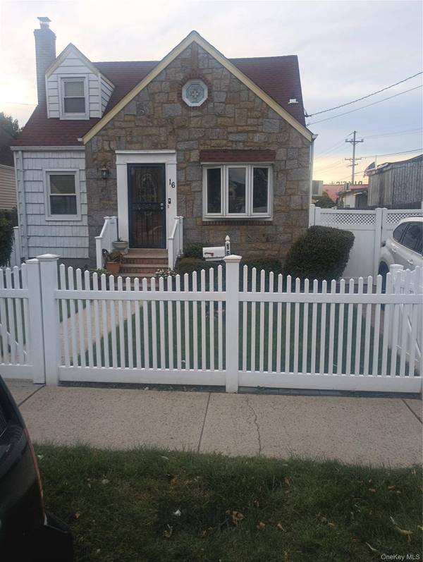 Casa com 3 Quartos à Venda em Elmont - Nova Iorque - EUA