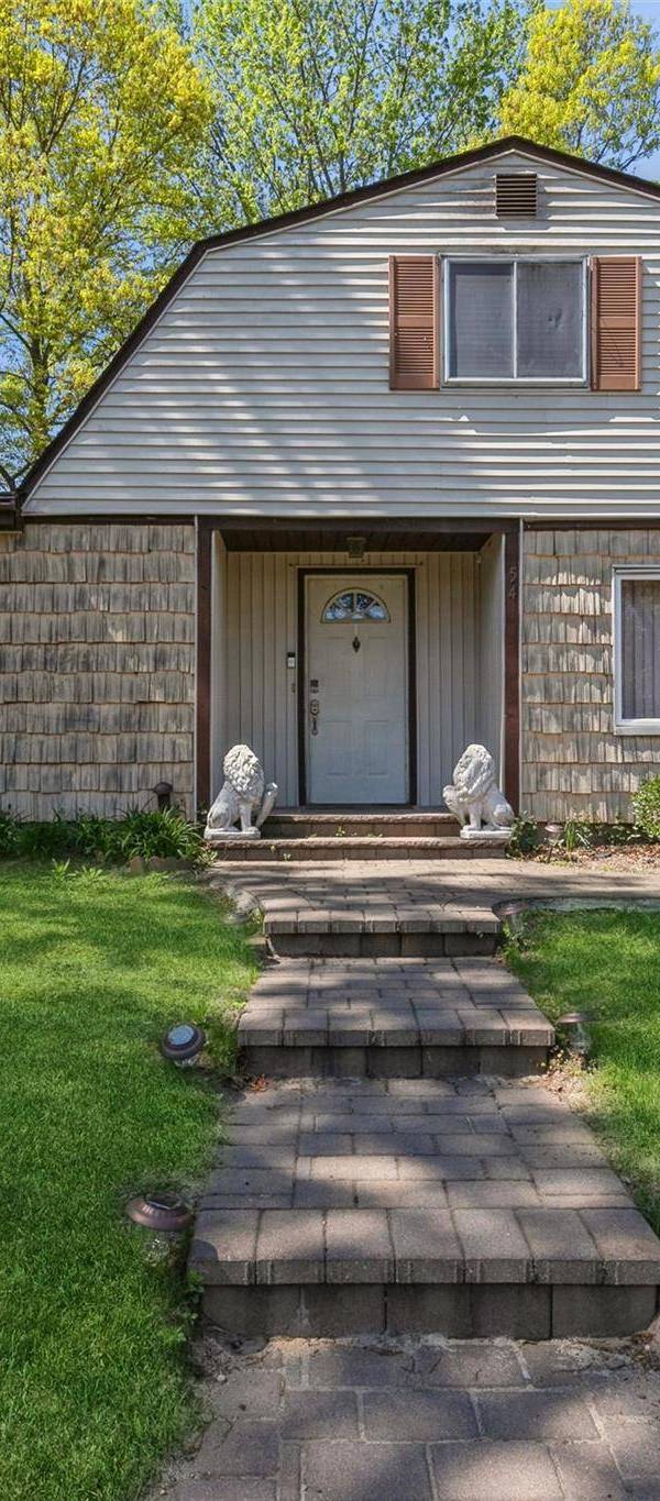Casa com 3 Quartos à Venda em Farmingville - Nova Iorque - EUA