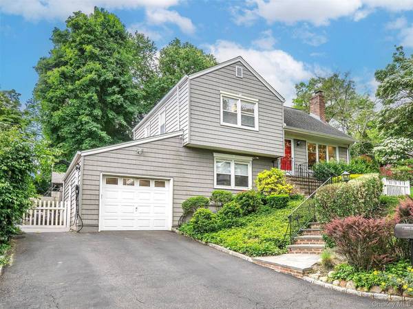 Casa com 3 Quartos à Venda em Glen Head - Nova Iorque - EUA