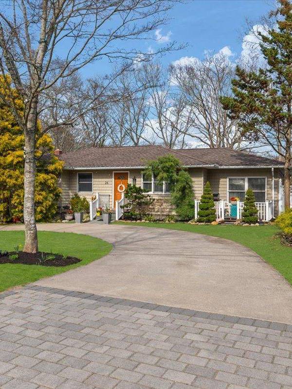 Casa de 3 Dormitorios en Venta en Hampton Bays - Nueva York - EE. UU.