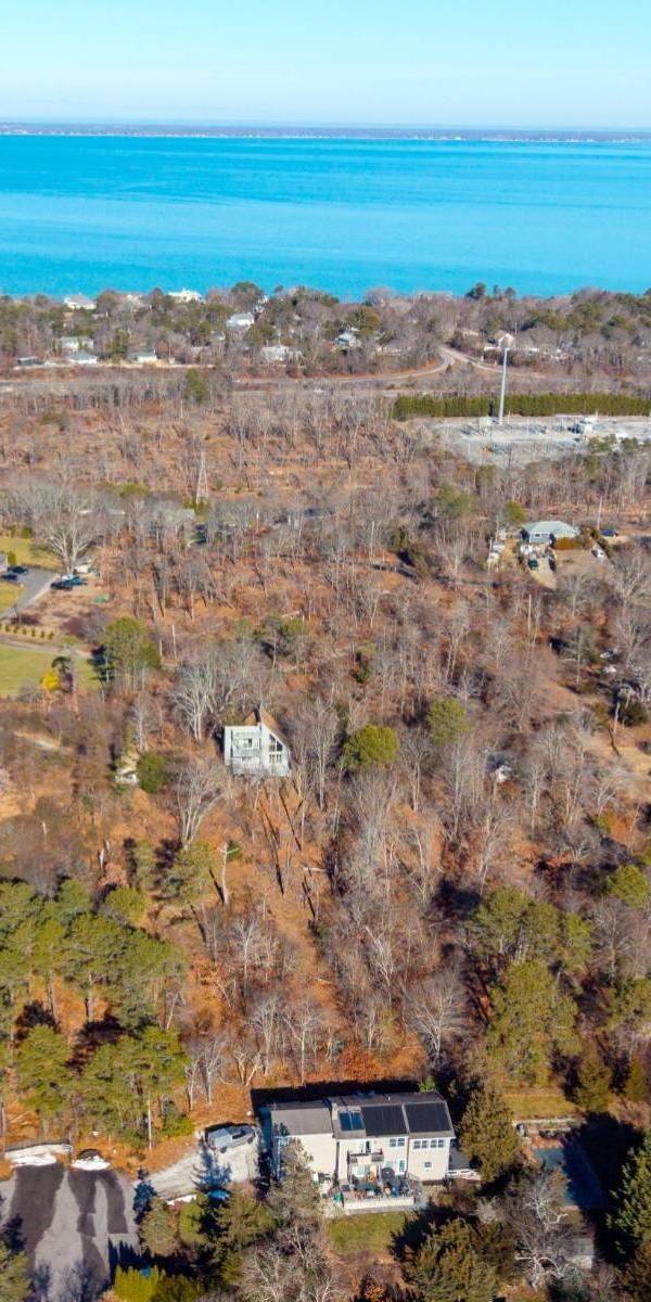 Casa de 3 Dormitorios en Venta en Hampton Bays - Nueva York - EE. UU.