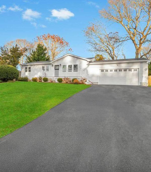 Casa de 3 Dormitorios en Venta en Hampton Bays - Nueva York - EE. UU.