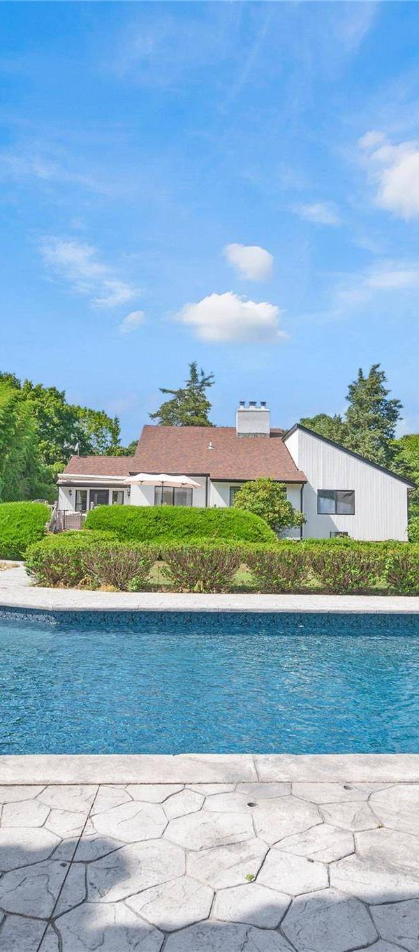 Casa de 3 Dormitorios en Venta en Hampton Bays - Nueva York - EE. UU.