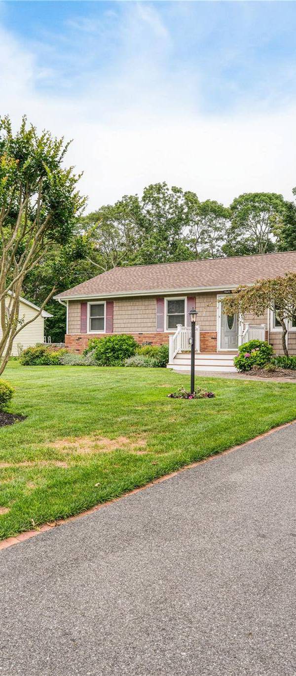 Casa de 3 Dormitorios en Venta en Hampton Bays - Nueva York - EE. UU.