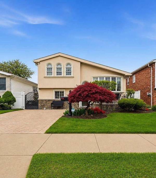 Casa com 3 Quartos à Venda em Howard Beach - Nova Iorque - EUA