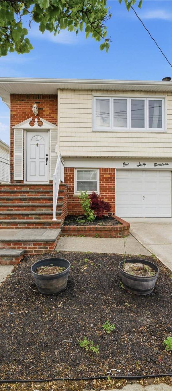 Casa com 3 Quartos à Venda em Howard Beach - Nova Iorque - EUA