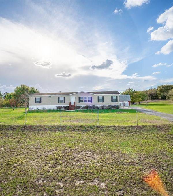 Maison de 3 Chambres à Vendre à Howey In The Hills - Floride - États-Unis