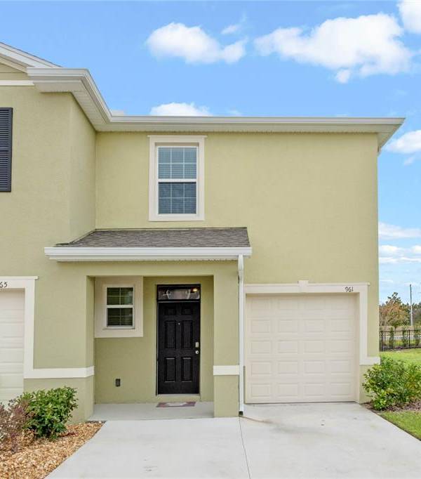 Maison de 3 Chambres à Vendre à Howey In The Hills - Floride - États-Unis