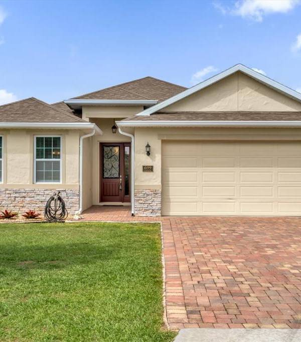 Maison de 3 Chambres à Vendre à Howey In The Hills - Floride - États-Unis