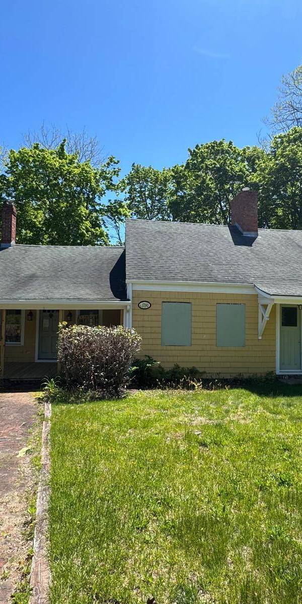 Casa de 3 Dormitorios en Venta en Laurel - Nueva York - EE. UU.
