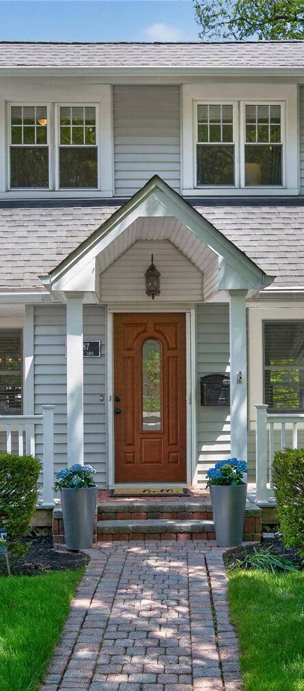 Casa de 3 Dormitorios en Venta en Little Neck - Nueva York - EE. UU.