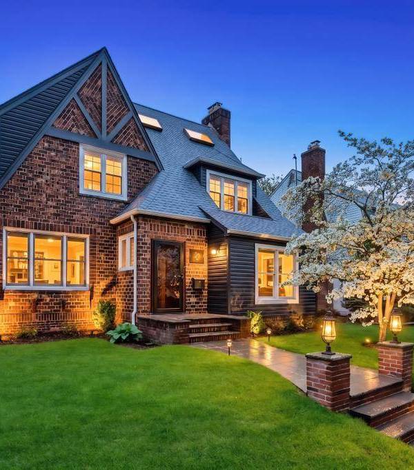 Casa com 3 Quartos à Venda em Malverne - Nova Iorque - EUA