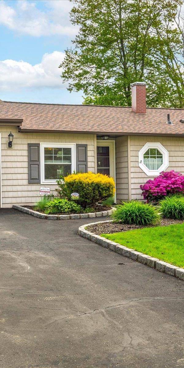 3 Bedroom Home for Sale in Medford - New York - USA