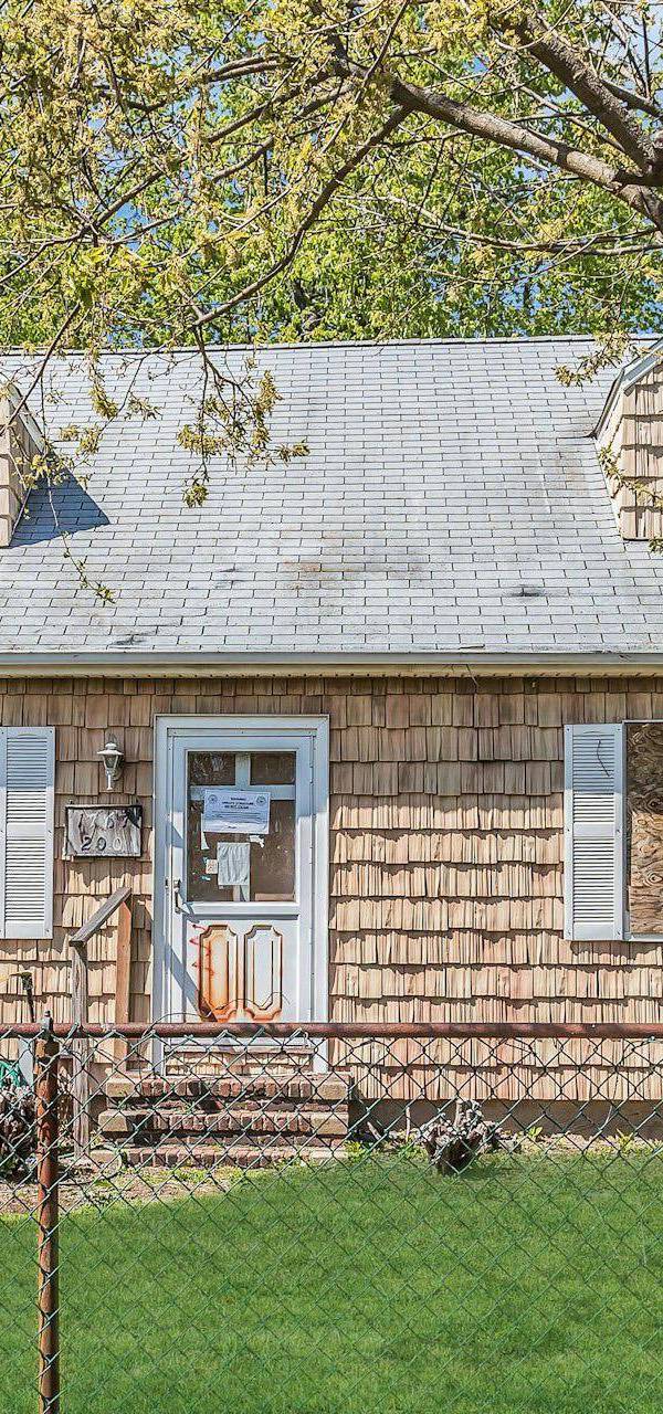 Casa de 3 Dormitorios en Venta en Merrick - Nueva York - EE. UU.