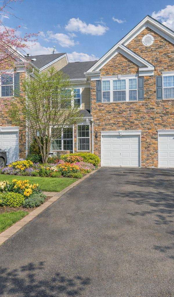 Casa de 3 Dormitorios en Venta en Monroe - Nueva York - EE. UU.