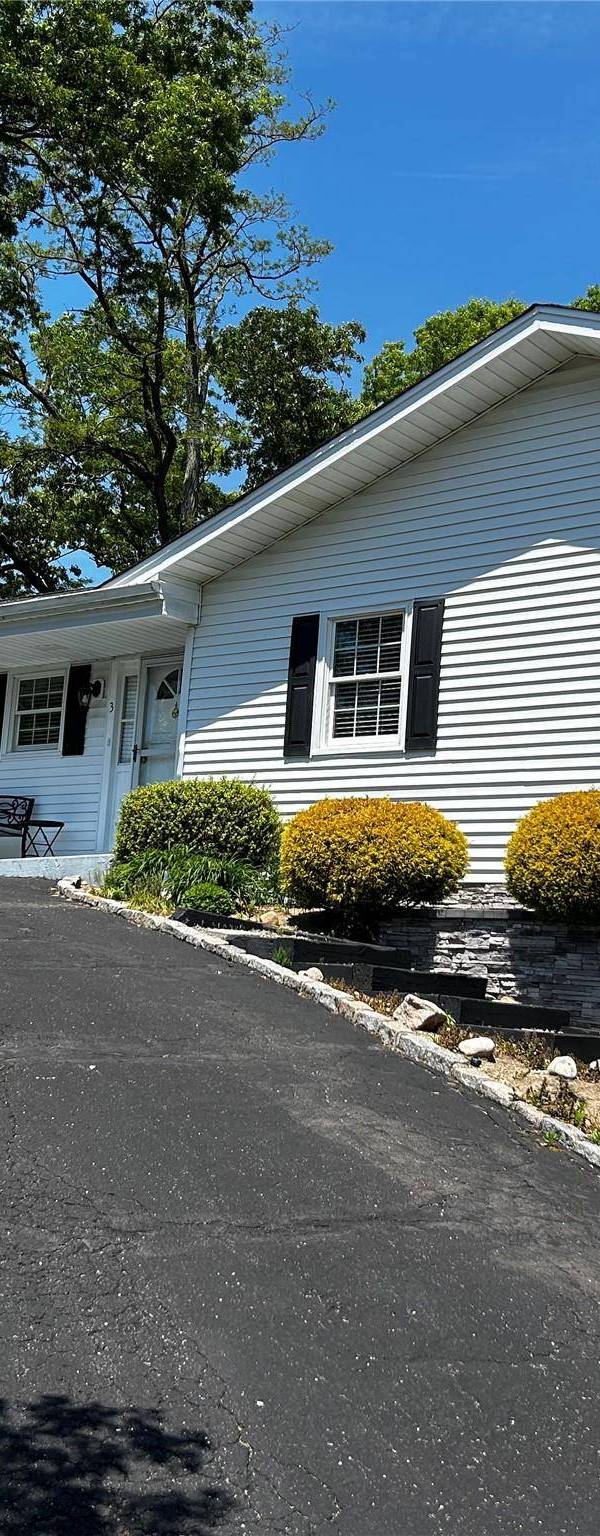 Casa de 3 Dormitorios en Venta en Nesconset - Nueva York - EE. UU.