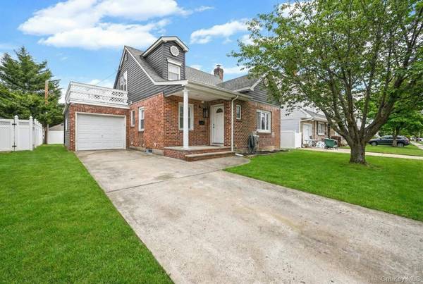 Casa com 3 Quartos à Venda em New Hyde Park - Nova Iorque - EUA