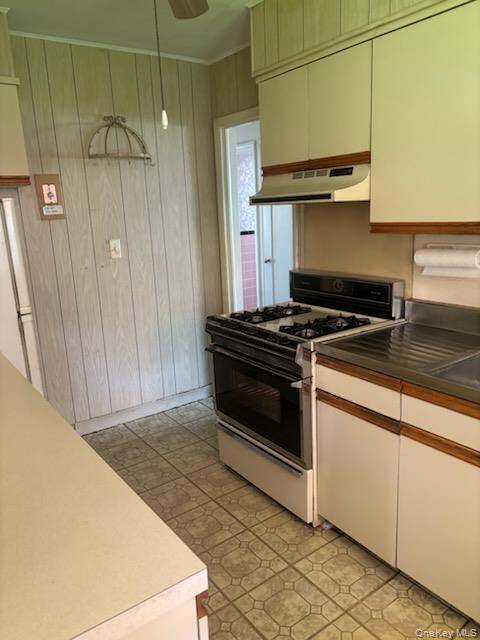 3 Bedroom Home for Sale in New Hyde Park - New York - USA