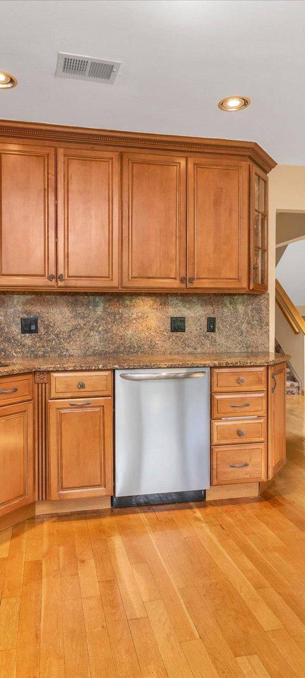 3 Bedroom Home for Sale in New Hyde Park - New York - USA