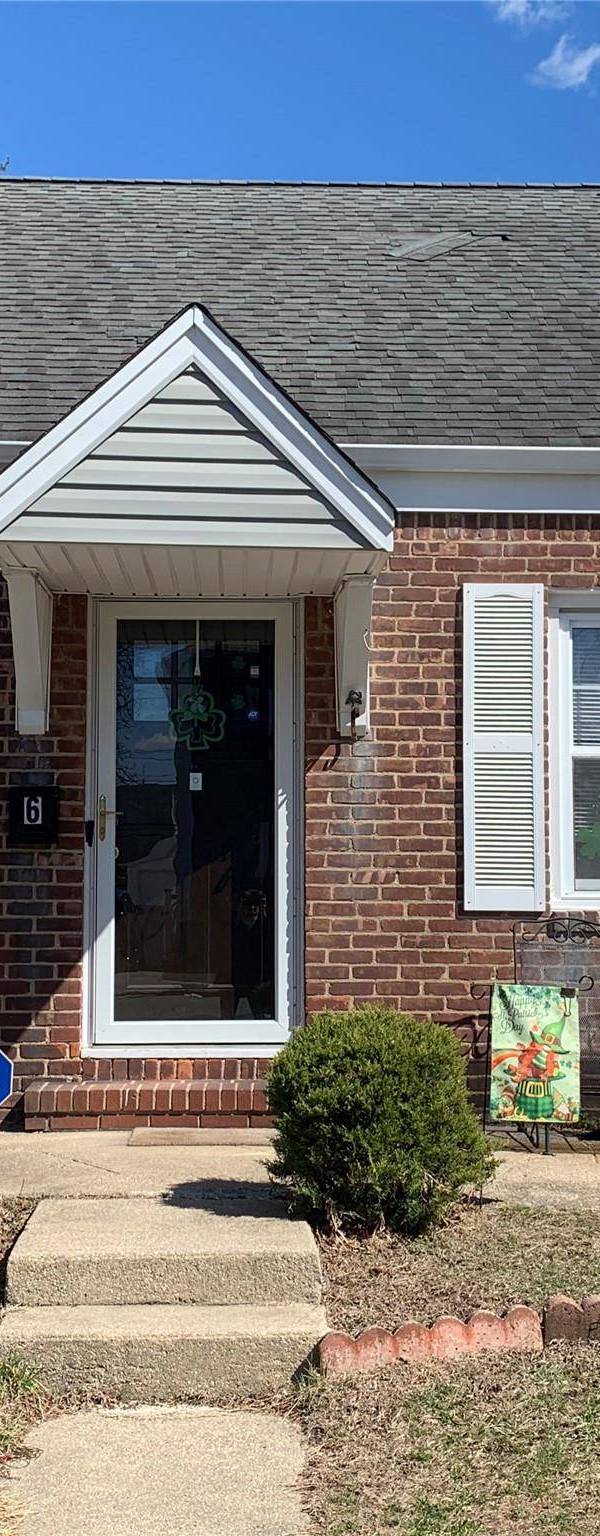 3 Bedroom Home for Sale in New Hyde Park - New York - USA