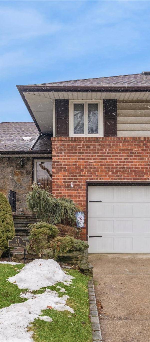 3 Bedroom Home for Sale in New Hyde Park - New York - USA