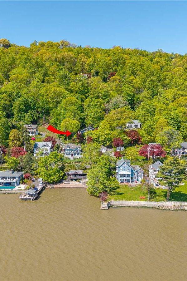 Casa de 3 Dormitorios en Venta en Nyack - Nueva York - EE. UU.