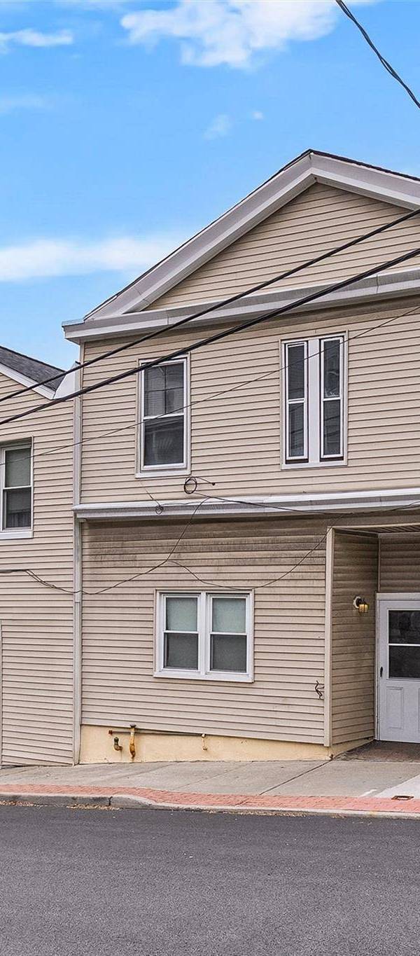 Casa de 3 Dormitorios en Venta en Ossining - Nueva York - EE. UU.