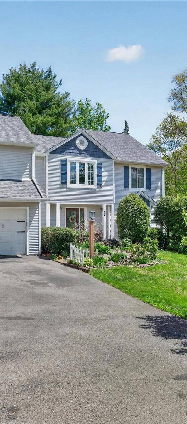 3 Bedroom Home for Sale in Pleasant Valley - New York - USA