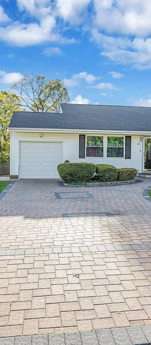 Casa com 3 Quartos à Venda em Port Jefferson - Nova Iorque - EUA