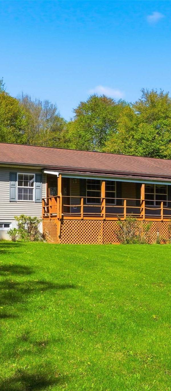3 Bedroom Home for Sale in Poughkeepsie - New York - USA
